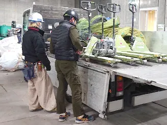 資材の搬入・搬出対応