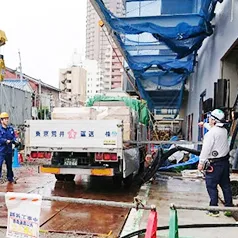 設備機材搬入